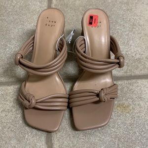 Women’s sandals